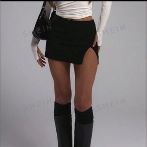 Black mini skirt never worn